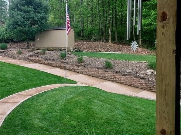 2425 W Buckhorn Dr, Millersburg, OH 44654