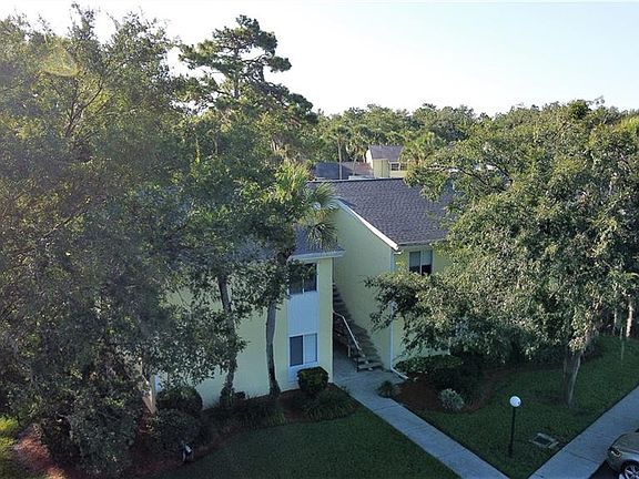3rd image of 582 Bahia Cir #B