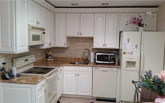 2nd image of 348 Woodland Ct