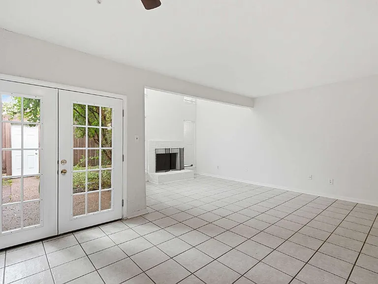 11217 Briar Forest Dr — Photo 5