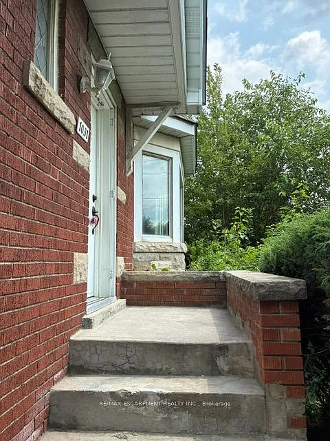 3 bed, $2,350 — Photo 3