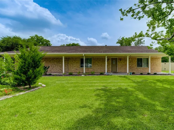 2465 Ryan Dr, Alvin, TX 77511