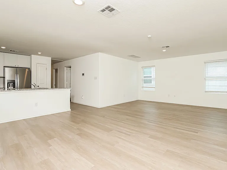 8027 Nube Medina — Photo 3