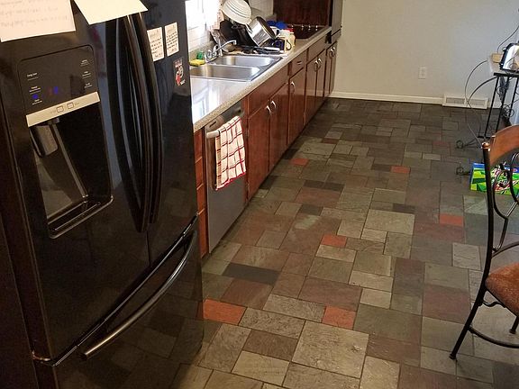 3rd image of 6936 Ardelle Dr