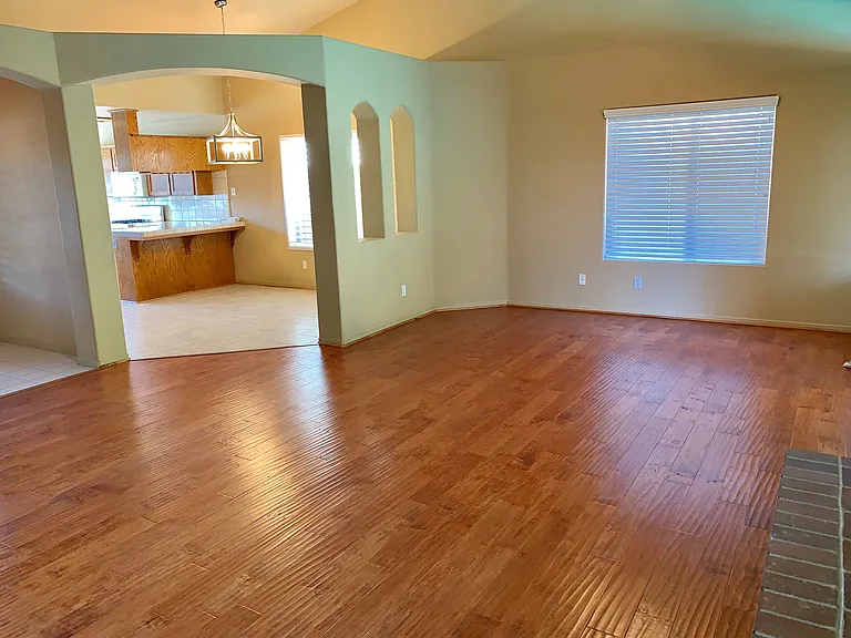 3558 W Escalon Ave — Photo 4
