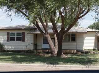 604 N Bowie Ave, Tulia, TX 79088