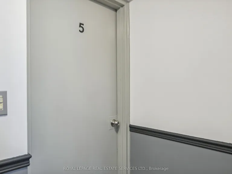 18 33rd St #5 — Photo 5