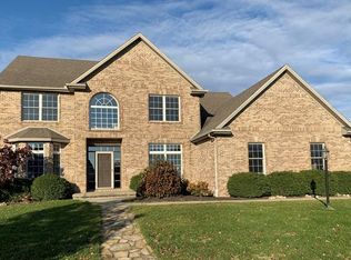 1601 Beaver Lake Dr, Mahomet, IL