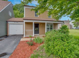 3S190 Twin Pines Dr, Warrenville, IL 60555