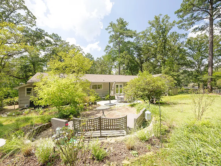 1835 Hillview Dr — Photo 31