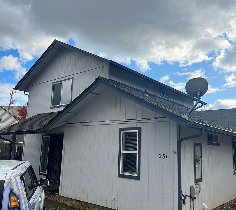 1st image of 231 NE School St
