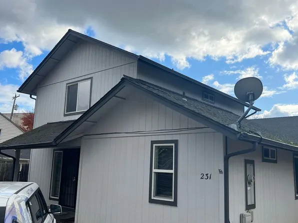 231 NE School St, Grants Pass, OR 97526