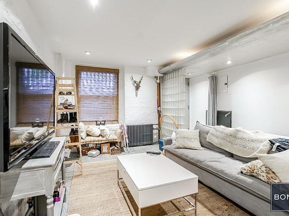 2nd image of 23 King St APT 1