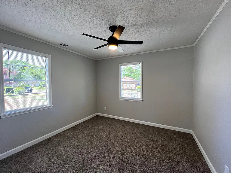 2173 S Hubert Cir — Photo 6