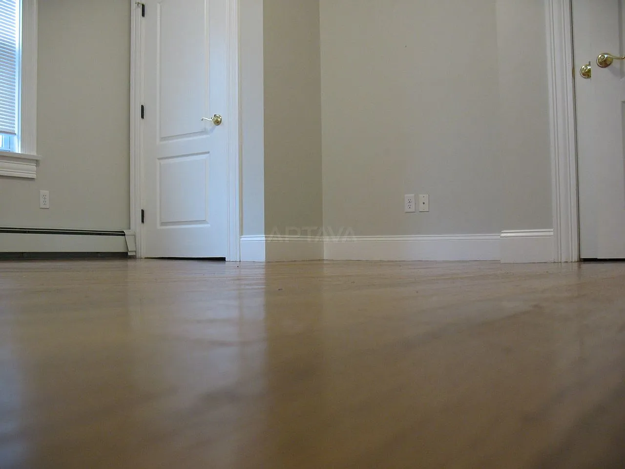Davis Square / Porter Square / Ball Square area, 5 bedroom, 2 bathroom apartment — Photo 1
