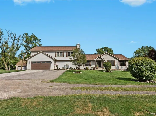 11773 Sunset Ln, Van Buren Township, MI 48111