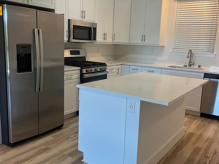 Emerald Ridge Apartments — Photo 8