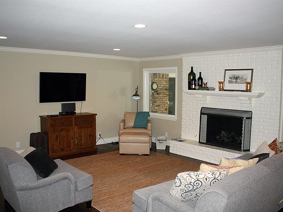 5th image of 8316 Columbia Dr