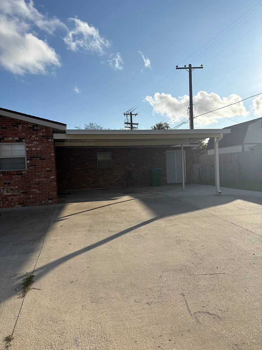 Building Photo - 1113 Chestnut Dr