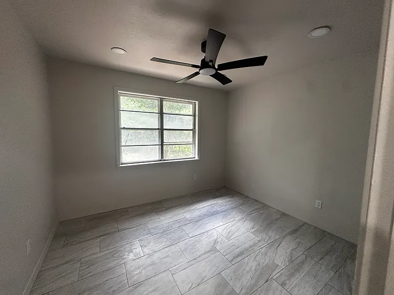 2916 Brookline Dr — Photo 16