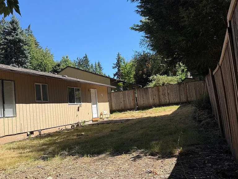 11407 SW 35th Ave — Photo 47