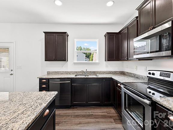 4th image of 9013 Magnolia Lily Ave