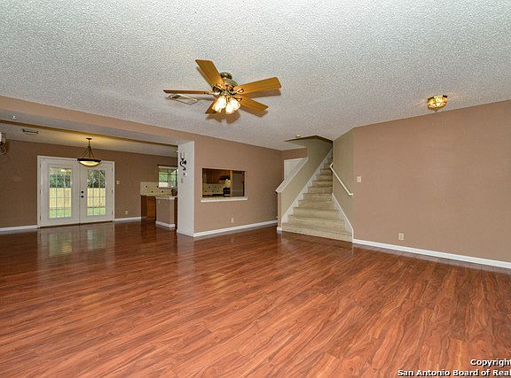 4th image of 11215 Kemble St