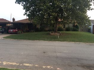 1117 Dell Dr, Clinton, OK 73601