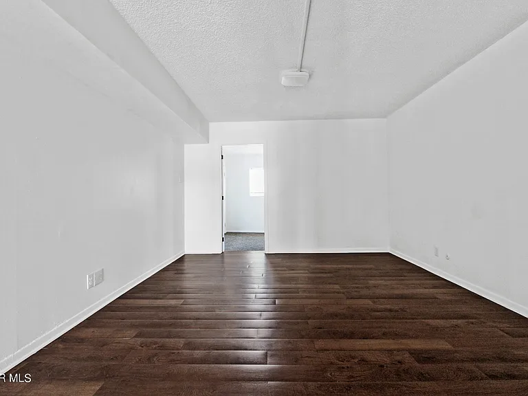 5200 Carousel Dr #1 — Photo 8