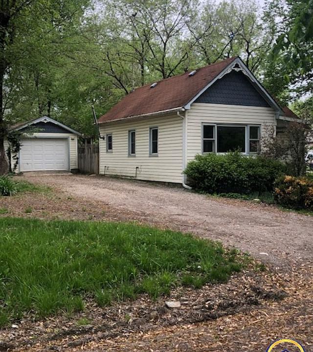 2nd image of 242 E Spring St