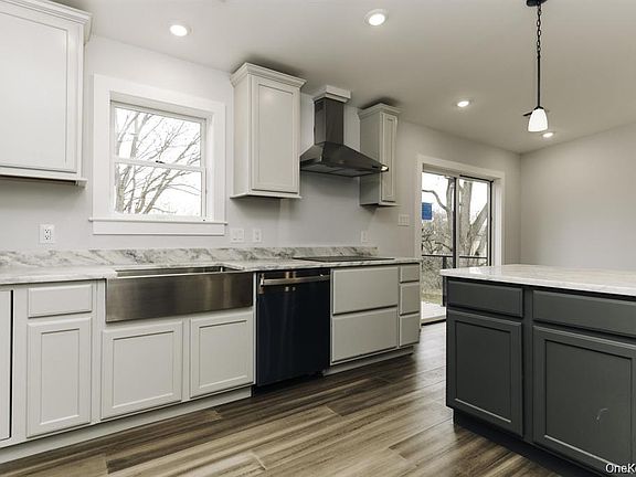 4th image of 42 Sands Avenue