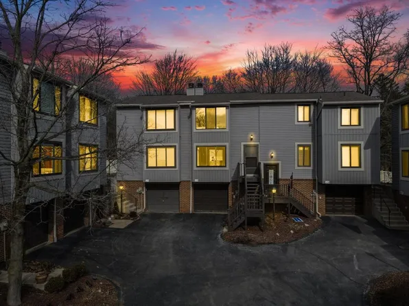 109 Serendipity Dr, Coraopolis, PA 15108