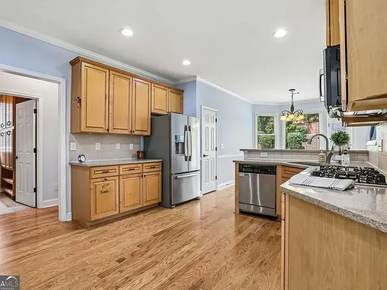 810 Freedom Way — Photo 12