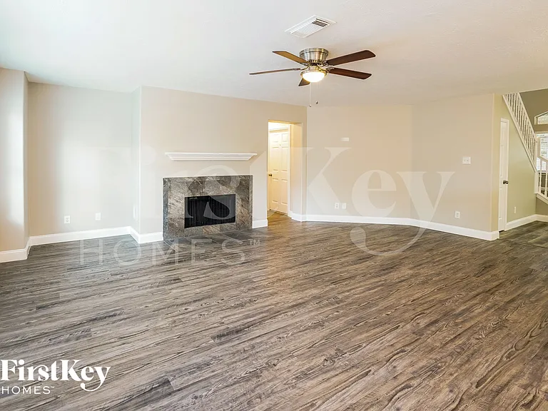 28618 Hidden Cove Dr — Photo 3