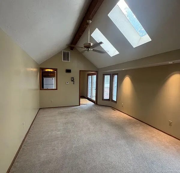 510 E Elm St #E — Photo 2