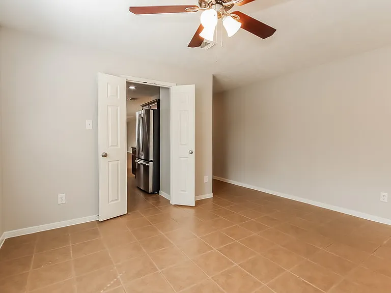 21619 Kingston Terrace Ln — Photo 15
