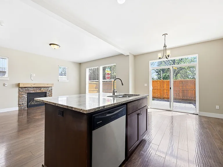 1064 SE Leonel Ln — Photo 8