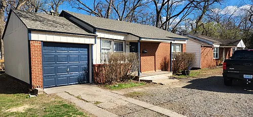 607 N Duck St Photo 1