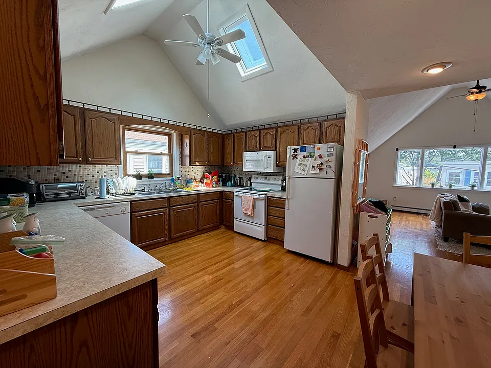 8 Hastings St #3
