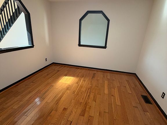 5th image of 5415 Ridge Hill Way
