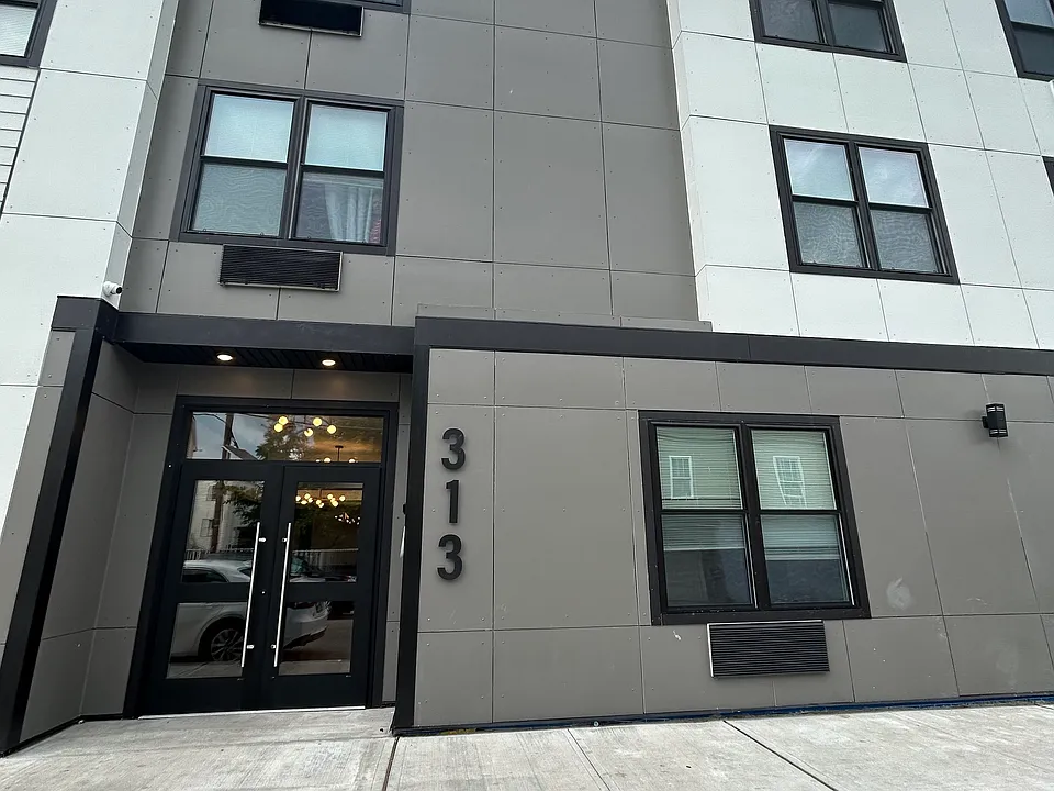 313 Summer St #101