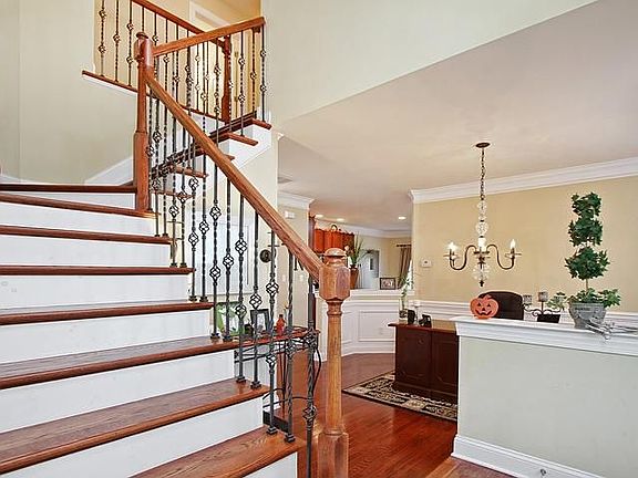 2nd image of 285 Westbrook Dr
