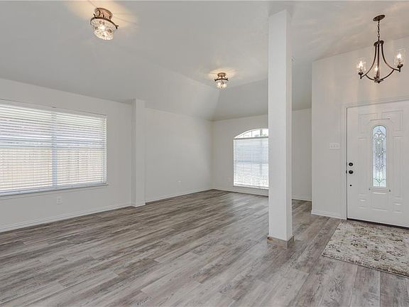 5th image of 808 Kossman Dr