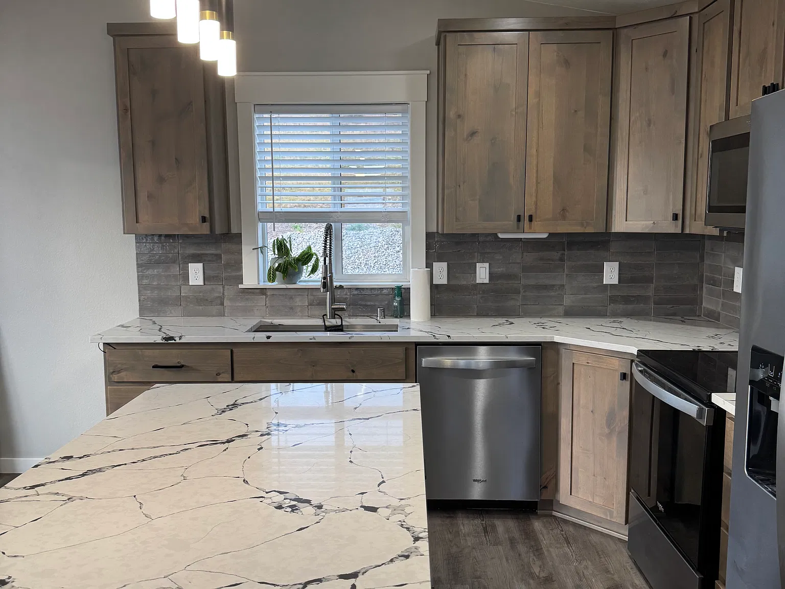 1 bed, 900 sqft, $2,150 — Photo 4