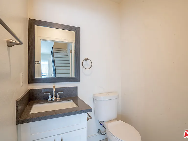 608 N Gramercy Pl — Photo 8