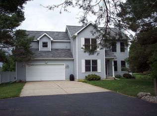 7512 W Mount Hope Hwy, Lansing, MI 48917