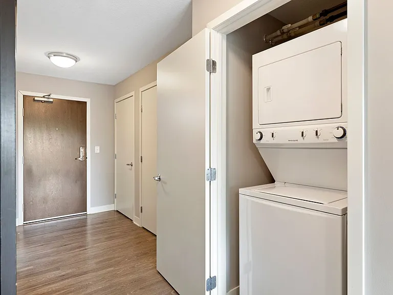 Spectrum Apartments & Townhomes — Photo 38