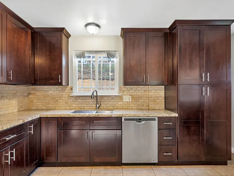 5601 Ostrom Ave — Photo 7