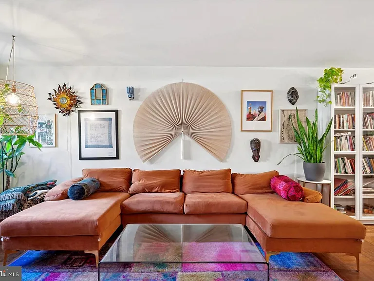 4572 Manayunk Ave — Photo 6