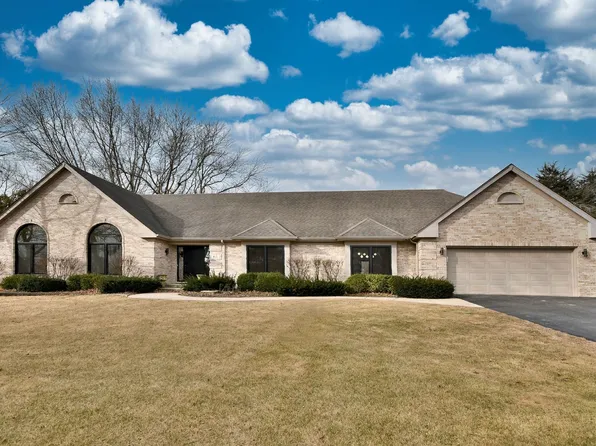 63 Mark Dr, Hawthorn Woods, IL 60047